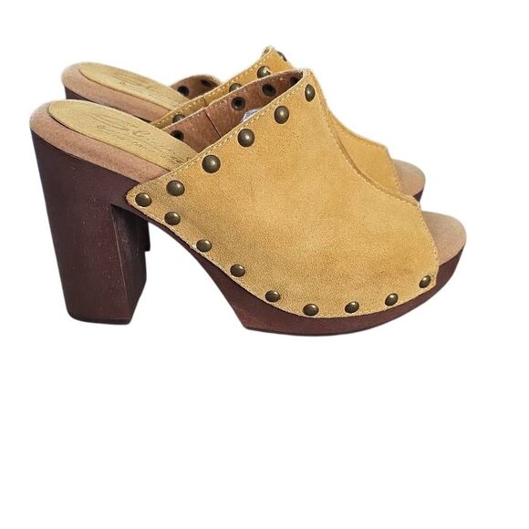 Sbicca Women's Size 7 Yellow Suede Brown Wooden Studded Mule Heel - Picture 1 of 6